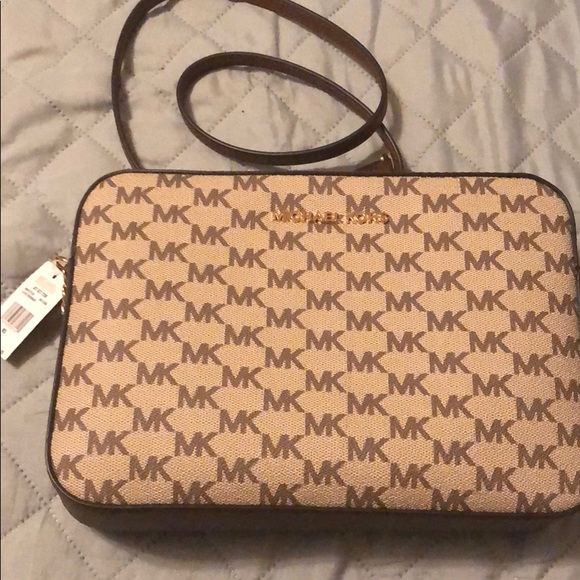 Michael Kors crossbody - Picture 2 of 3